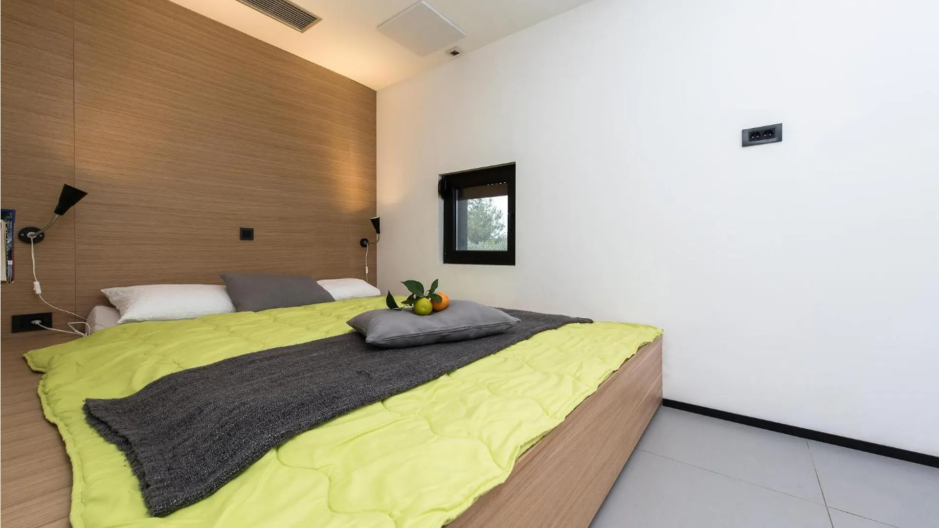 Awesome Home In Dragove With Wifi Holiday home